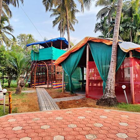 Artkarna Hotel Гокарна Екстериор снимка